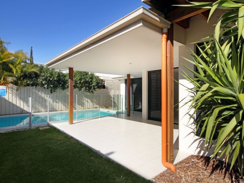 5 Magnetic Street, Kawana Island QLD 4575