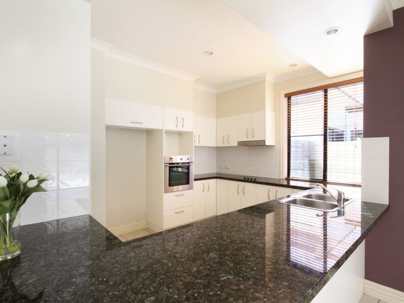 5 Magnetic Street, Kawana Island QLD 4575