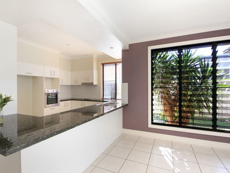 5 Magnetic Street, Kawana Island QLD 4575