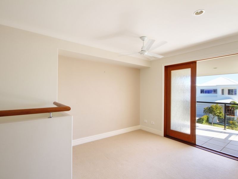 5 Magnetic Street, Kawana Island QLD 4575