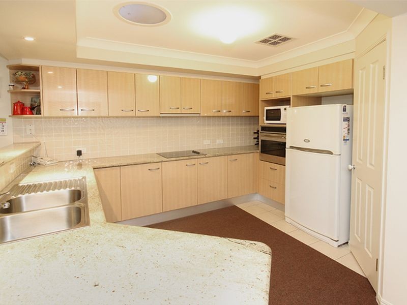 2 Grenada Way, Kawana Island QLD 4575