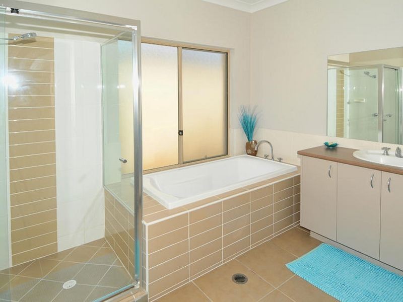 8 Stavewood Street, Meridan Plains QLD 4551