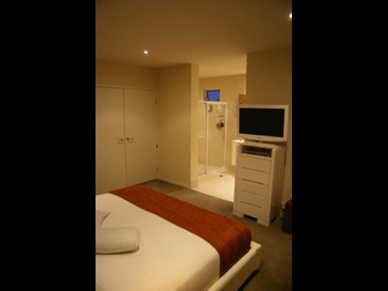 1 Tobago Street, Kawana Island QLD 4575