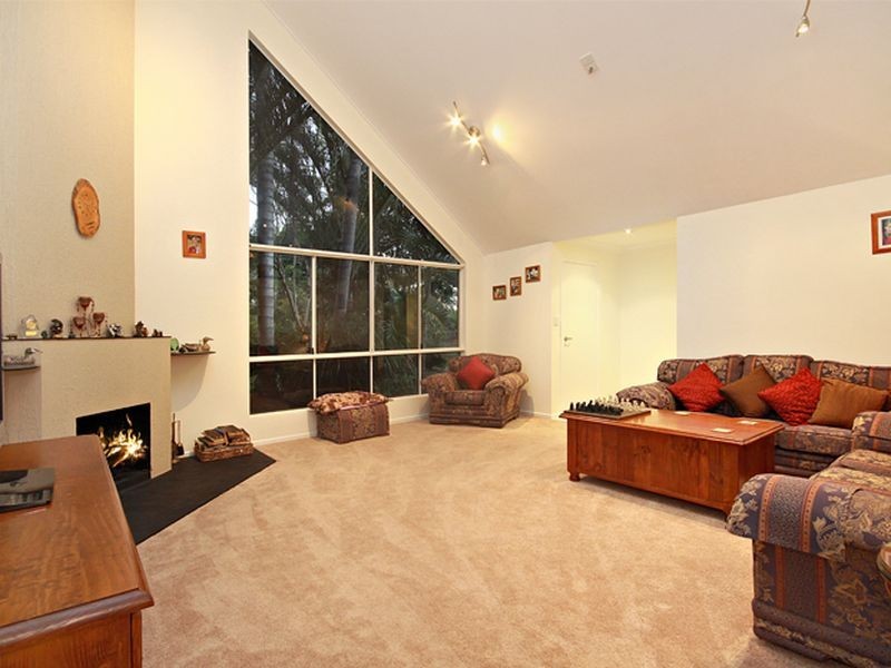 664 Glenview Road, Glenview QLD 4553