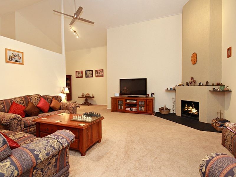 664 Glenview Road, Glenview QLD 4553