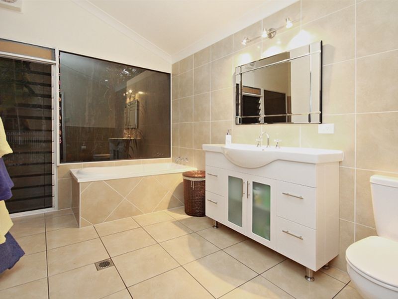 664 Glenview Road, Glenview QLD 4553