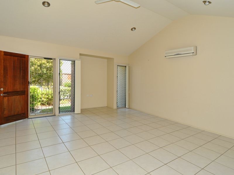 19/2 Grand Parade, Kawana Island QLD 4575