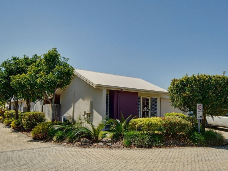 19/2 Grand Parade, Kawana Island QLD 4575