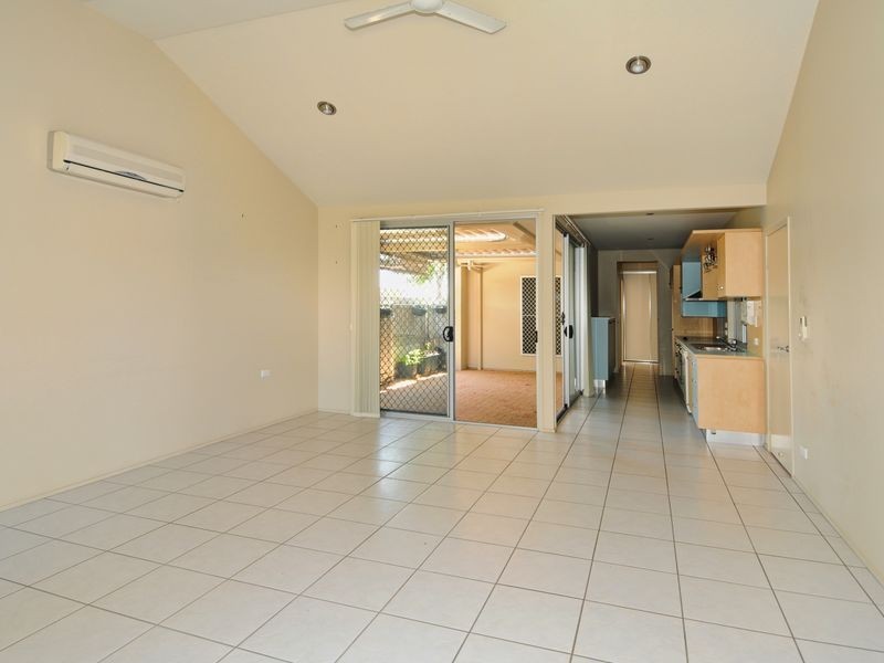 19/2 Grand Parade, Kawana Island QLD 4575