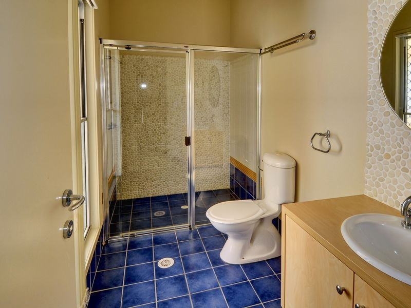 19/2 Grand Parade, Kawana Island QLD 4575