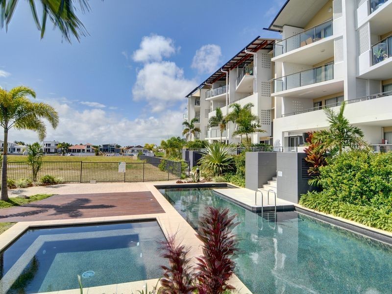 61/57 Grand Pde, Kawana Island QLD 4575