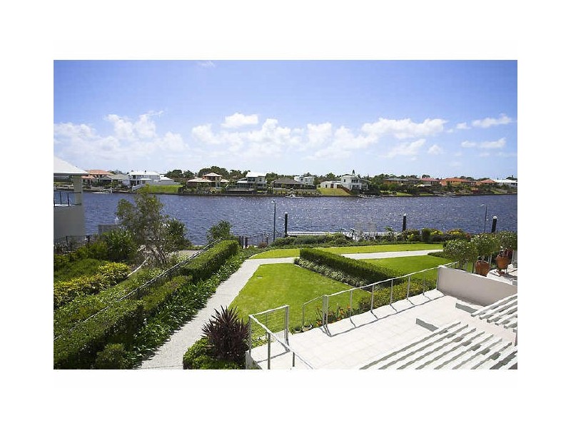 50/7 Grand Parade, Kawana Island QLD 4575