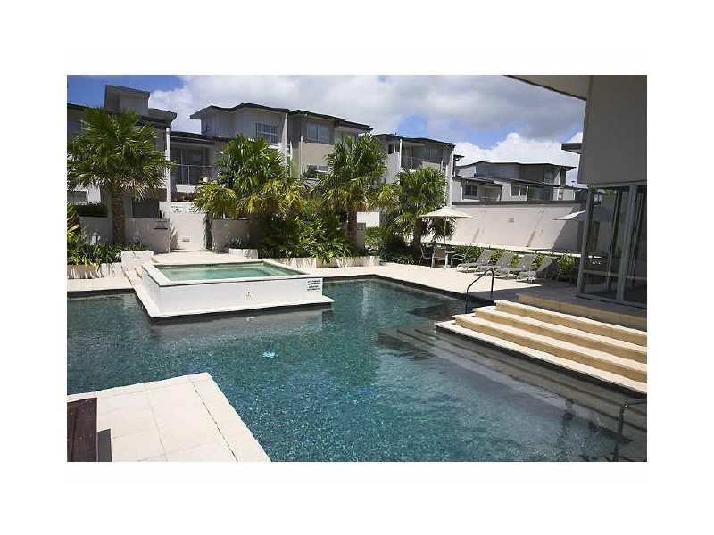 50/7 Grand Parade, Kawana Island QLD 4575