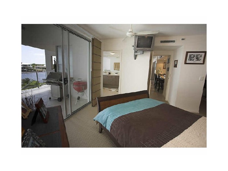 50/7 Grand Parade, Kawana Island QLD 4575