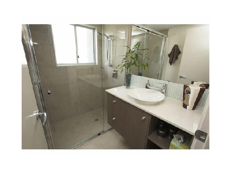 50/7 Grand Parade, Kawana Island QLD 4575