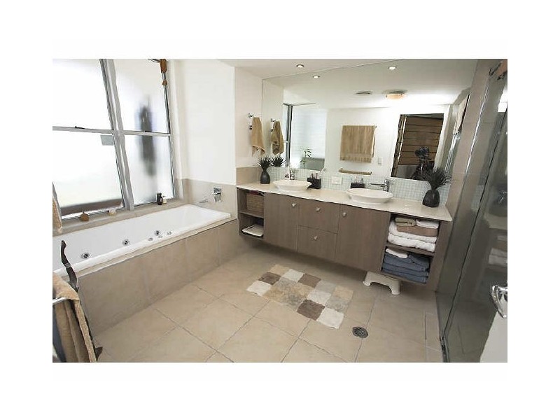 50/7 Grand Parade, Kawana Island QLD 4575