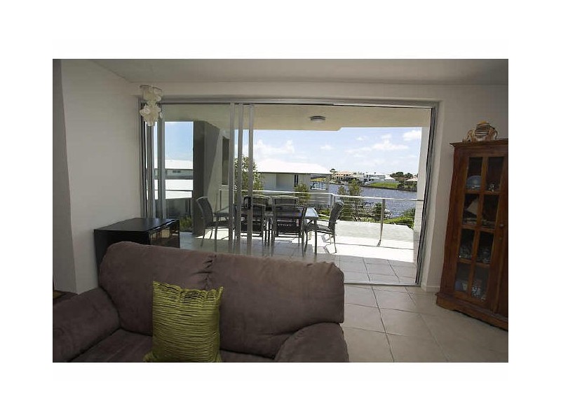 50/7 Grand Parade, Kawana Island QLD 4575