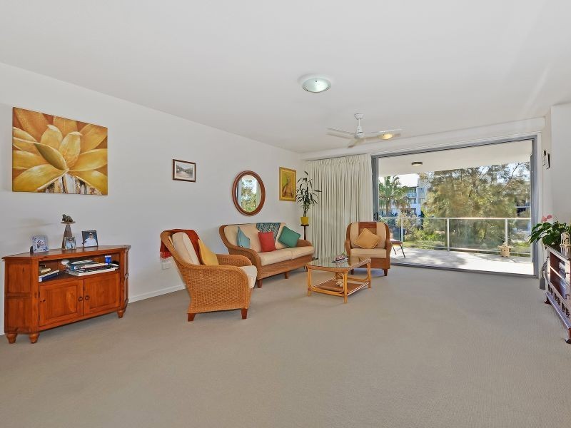 15-51 Grand Parade, Kawana Island QLD 4575