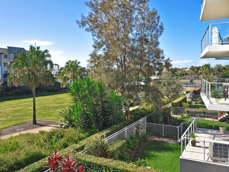 15-51 Grand Parade, Kawana Island QLD 4575