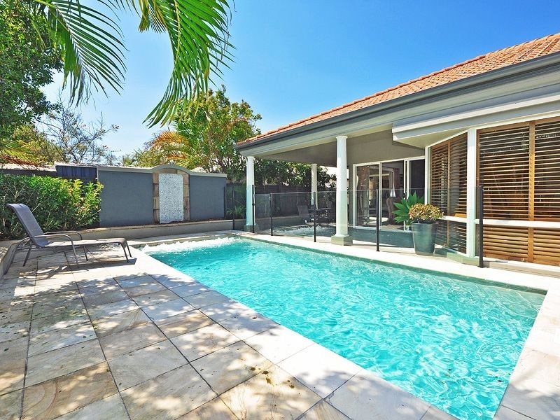 1 Antigua Court, Kawana Island QLD 4575