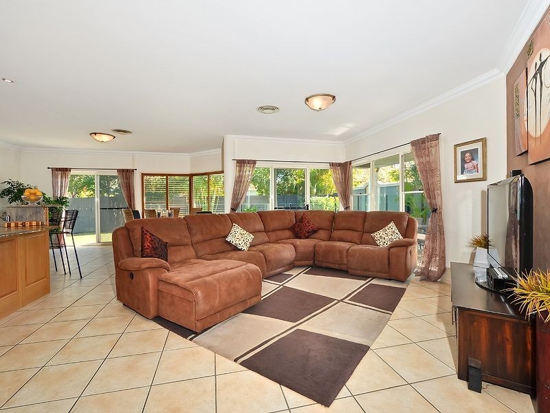 1 Antigua Court, Kawana Island QLD 4575