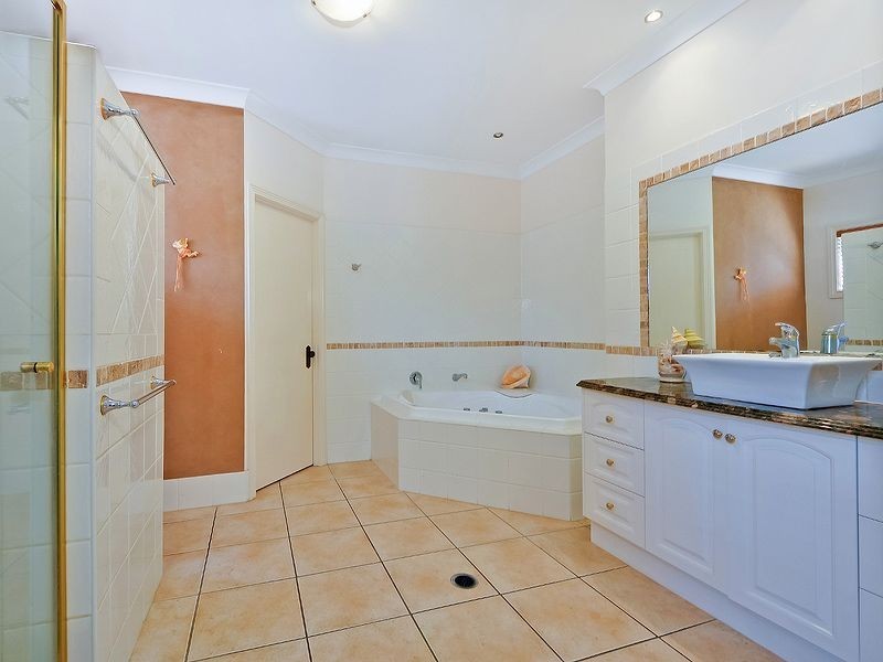 1 Antigua Court, Kawana Island QLD 4575