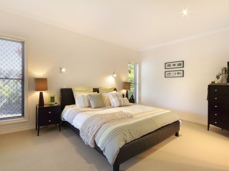 2 Whitsunday Street, Kawana Island QLD 4575