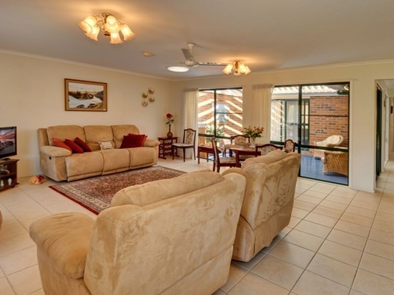 230-4 Melody Court, Warana QLD 4575