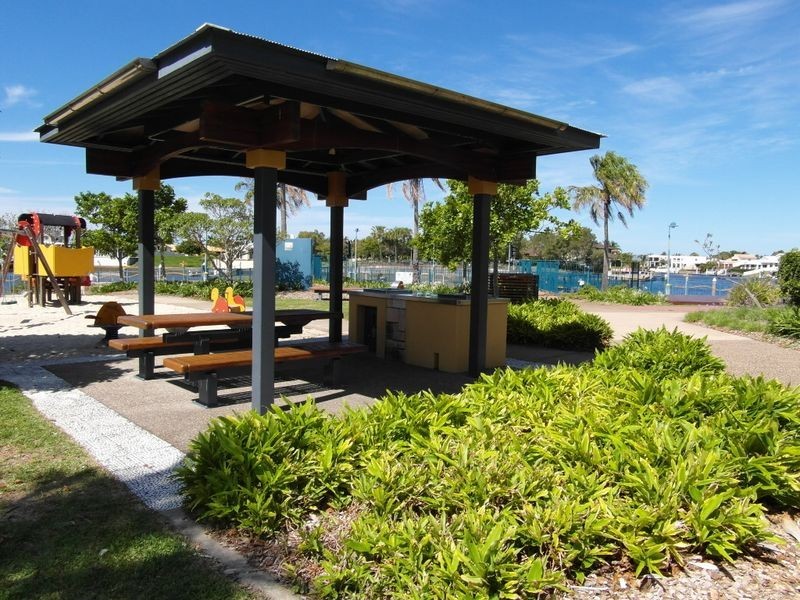 35/51 Grand Parade, Kawana Island QLD 4575