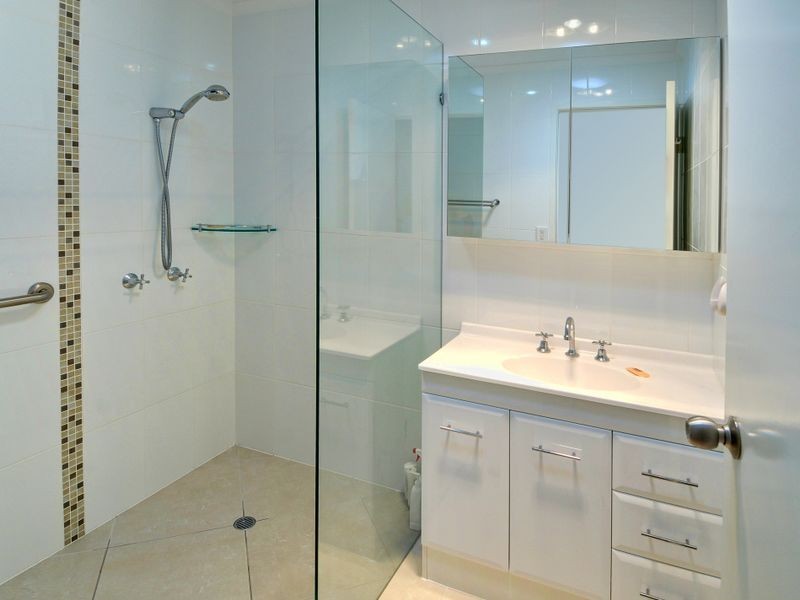 12/10 Melody Ct, Warana QLD 4575