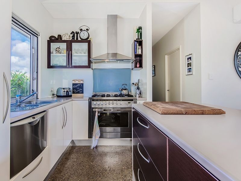 1 Zanzibar Court, Kawana Island QLD 4575