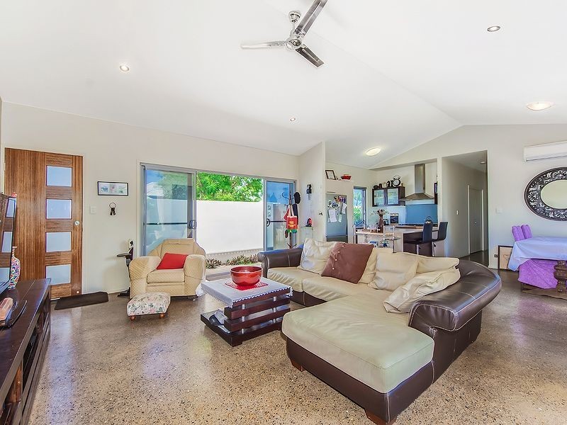 1 Zanzibar Court, Kawana Island QLD 4575