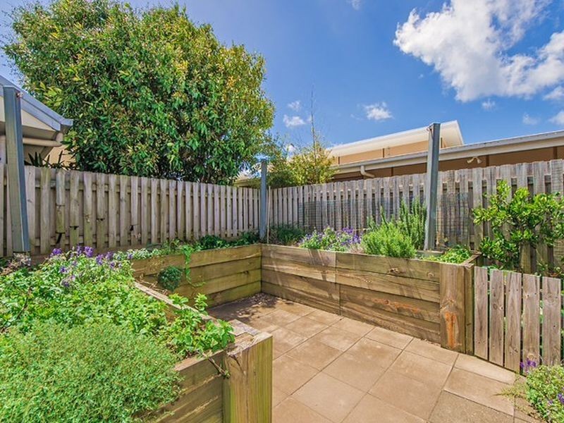 1 Zanzibar Court, Kawana Island QLD 4575