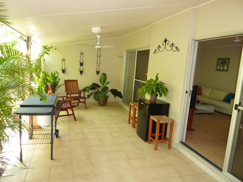 31/2 Grand Pde, Kawana Island QLD 4575