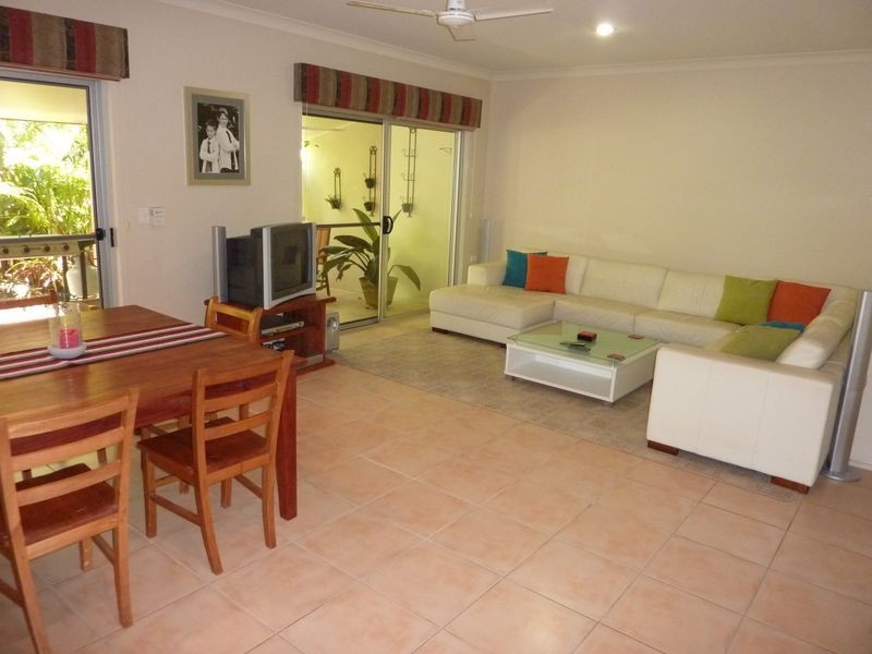 31/2 Grand Pde, Kawana Island QLD 4575