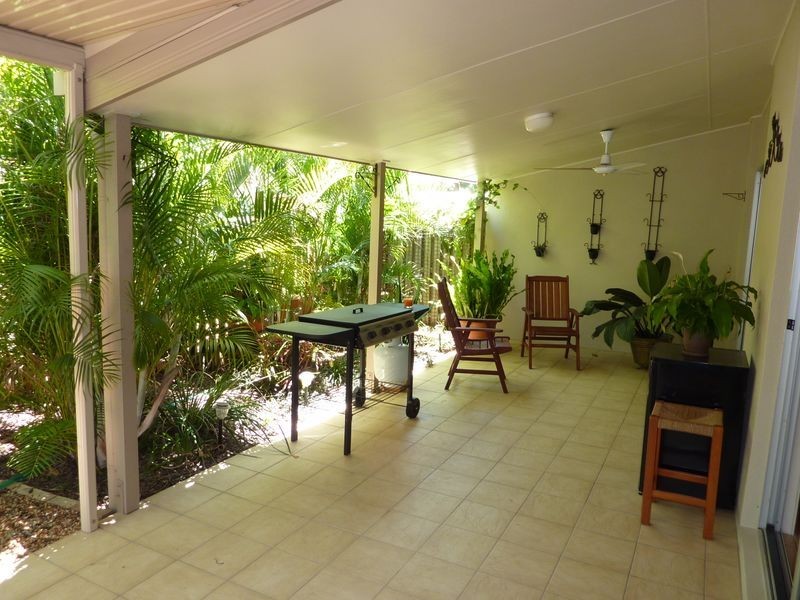 31/2 Grand Pde, Kawana Island QLD 4575