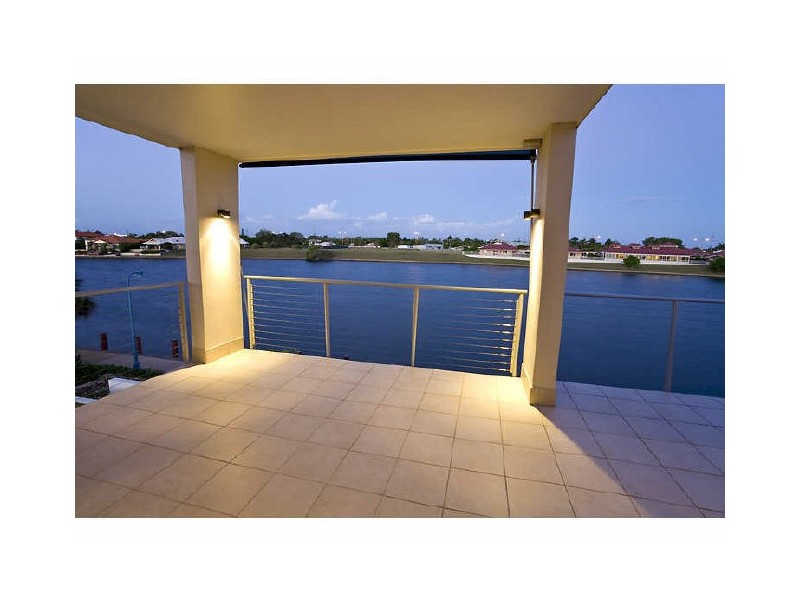 6 Antigua Crt, Kawana Island QLD 4575