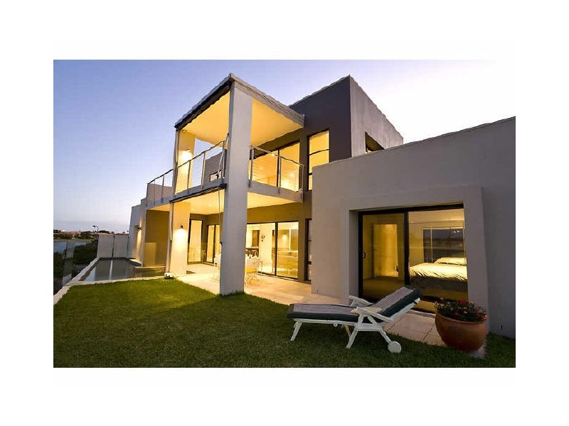 6 Antigua Crt, Kawana Island QLD 4575