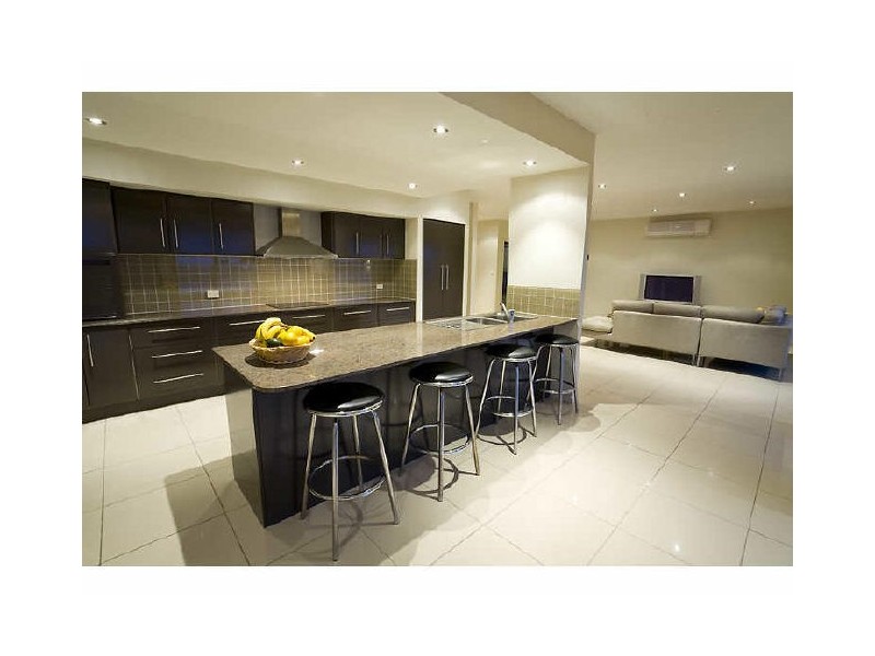 6 Antigua Crt, Kawana Island QLD 4575