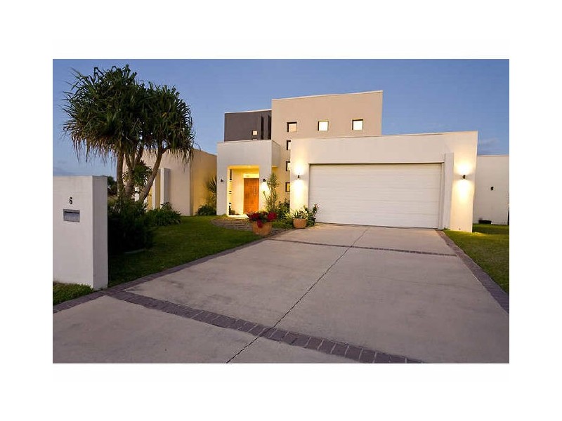 6 Antigua Crt, Kawana Island QLD 4575