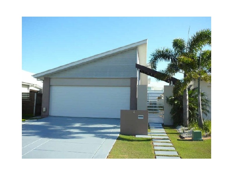 4 Santorini Crt, Kawana Island QLD 4575