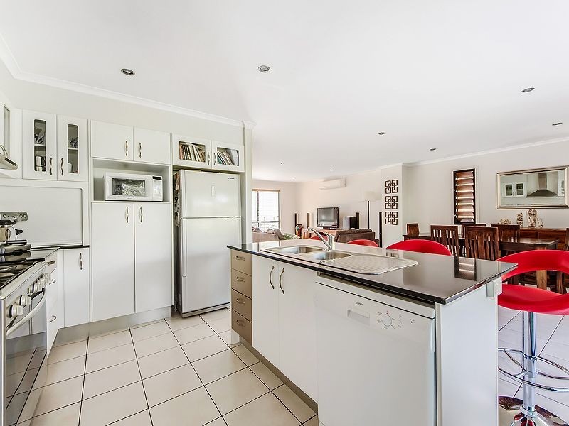 41 Tarawa Street, Kawana Island QLD 4575