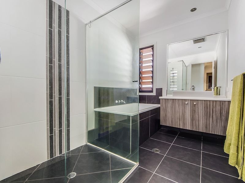 41 Tarawa Street, Kawana Island QLD 4575