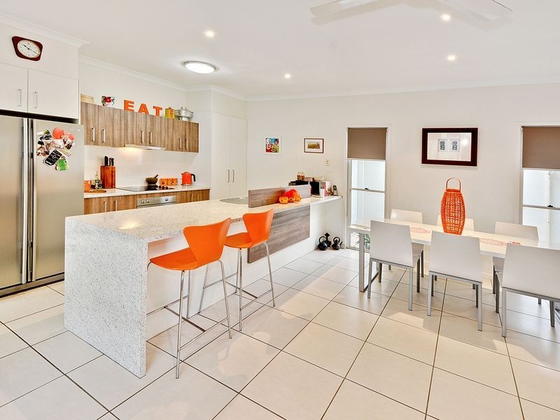 2/7 Solomon Court, Kawana Island QLD 4575