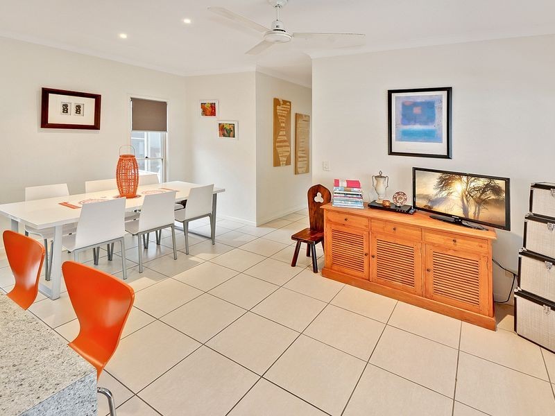 2/7 Solomon Court, Kawana Island QLD 4575