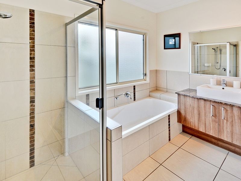 2/7 Solomon Court, Kawana Island QLD 4575