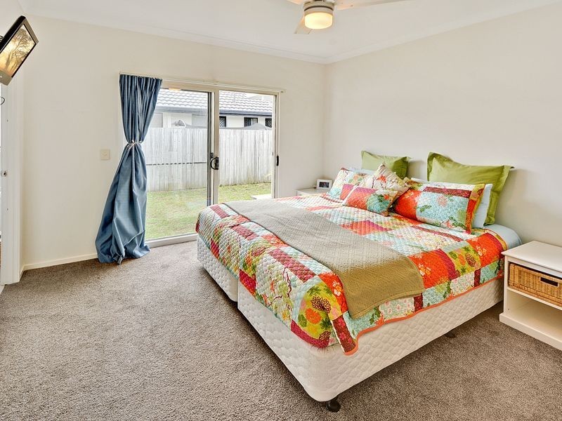 2/7 Solomon Court, Kawana Island QLD 4575