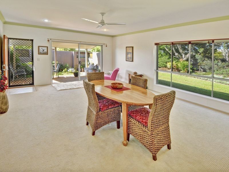 13/2 Grand Pde, Kawana Island QLD 4575