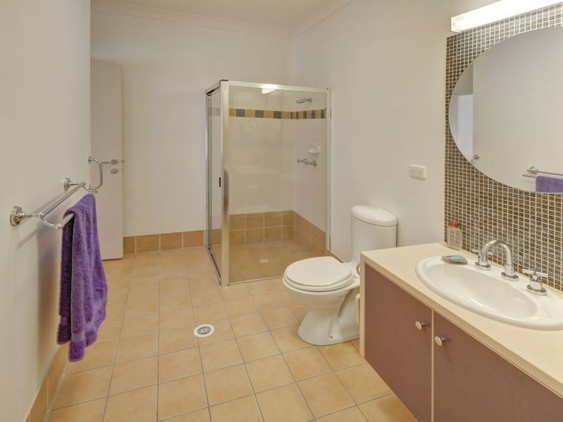 13/2 Grand Pde, Kawana Island QLD 4575