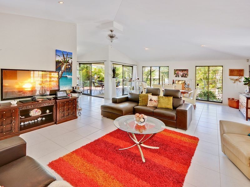 18 Majorca Place, Kawana Island QLD 4575